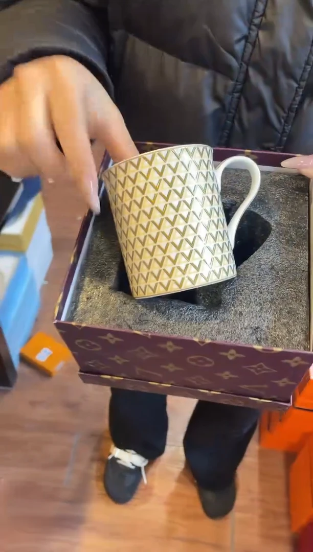 杯鸿辉家品牌瓷器，京东包邮！