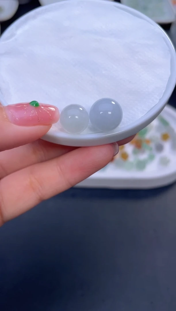 颈饰未镶嵌翡翠邓***?啊A124