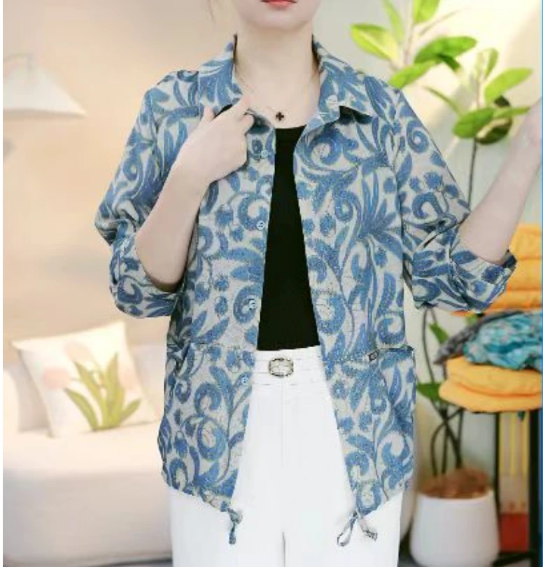 2025夏季女士薄款轻薄翻领七分袖印花减龄百搭简约小外套