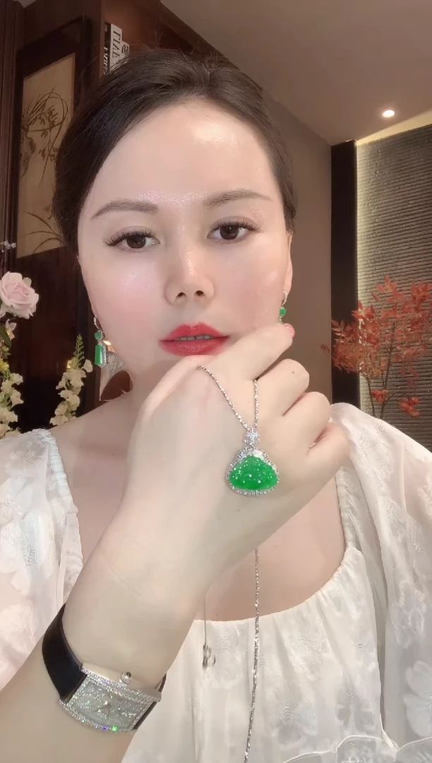 吊坠(不含链)18K金镶嵌翡翠A62