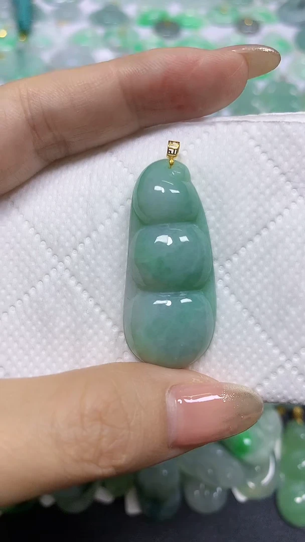 颈饰未镶嵌翡翠A货