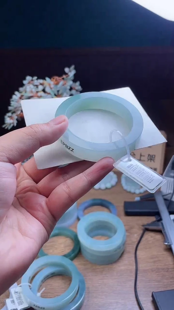 定制翡翠手镯未镶嵌定制