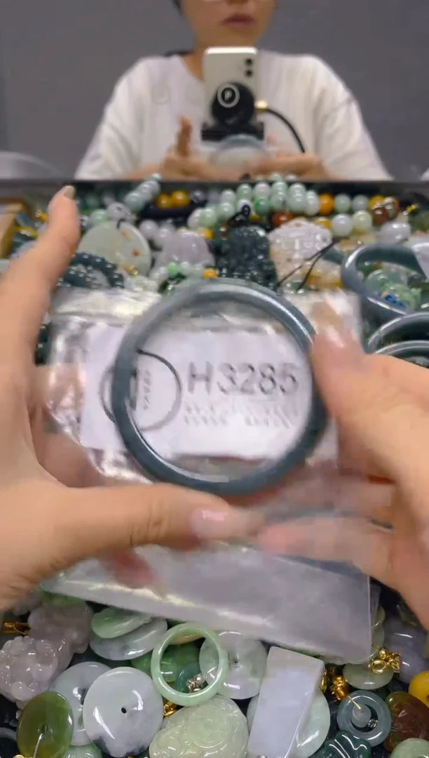 颈饰未镶嵌翡翠56.7/ H /翡翠A货，一件也是批发价