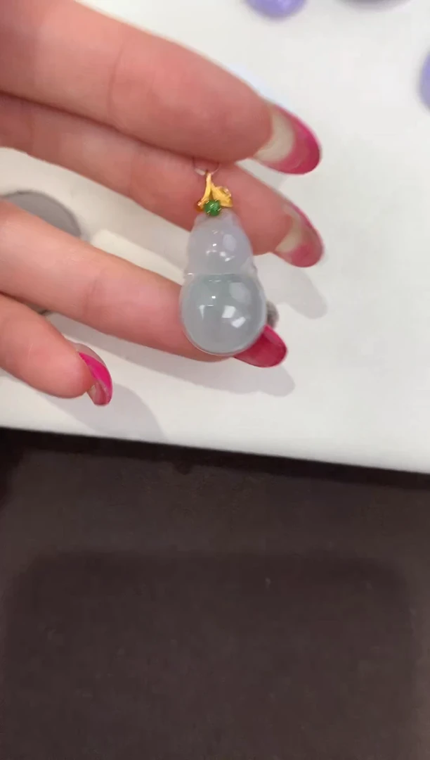 颈饰18K金镶嵌翡翠缅甸a货翡翠