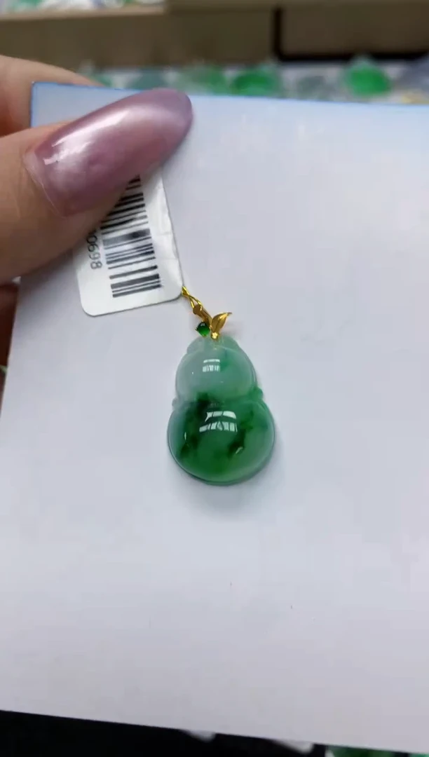 翡翠18K金镶嵌颈饰1111111111