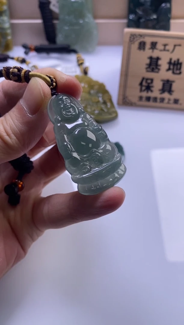 颈饰未镶嵌翡翠