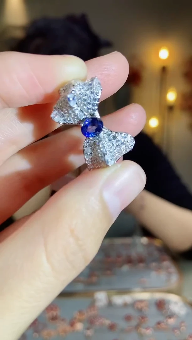 手饰蓝宝石银S925镶嵌手饰