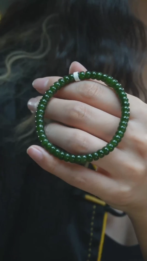 【闪购商品】和田玉未镶嵌单圈A8