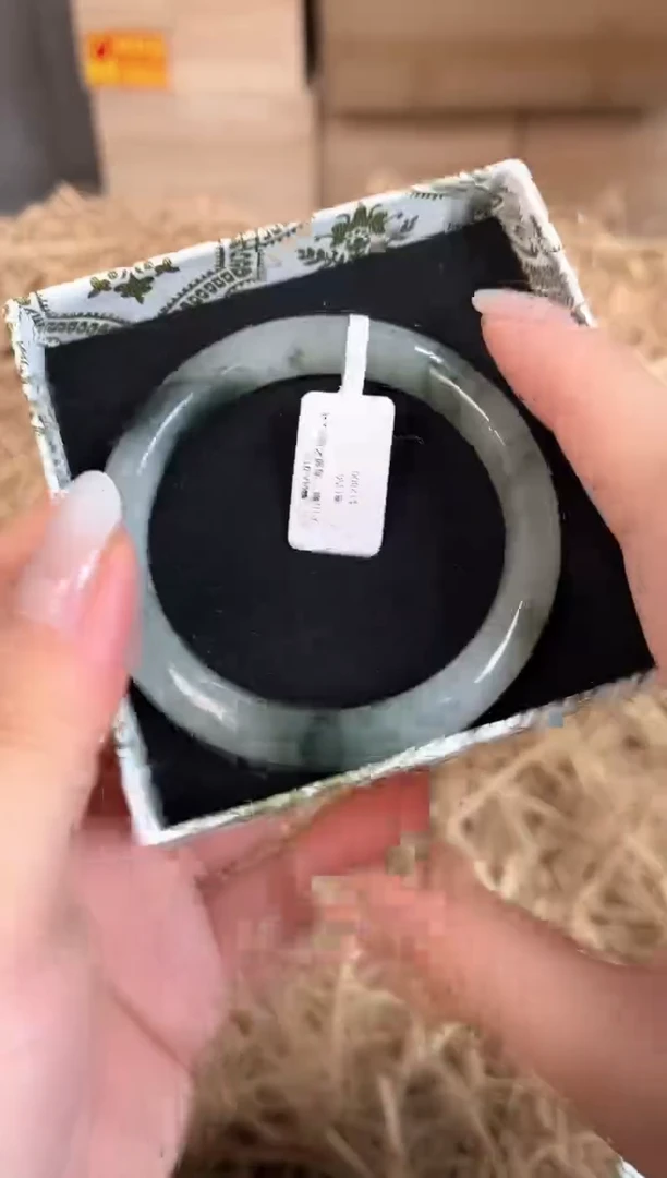 未镶嵌手镯石英质玉A-0192