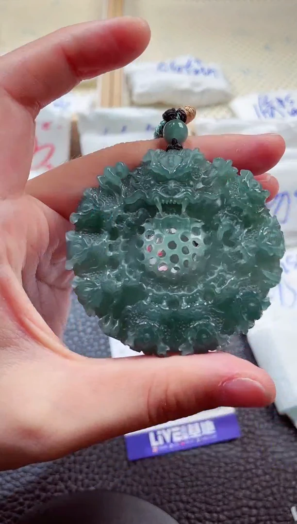 翡翠未镶嵌颈饰00005851