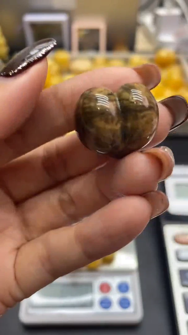 琥珀未镶嵌珠宝奇石2004