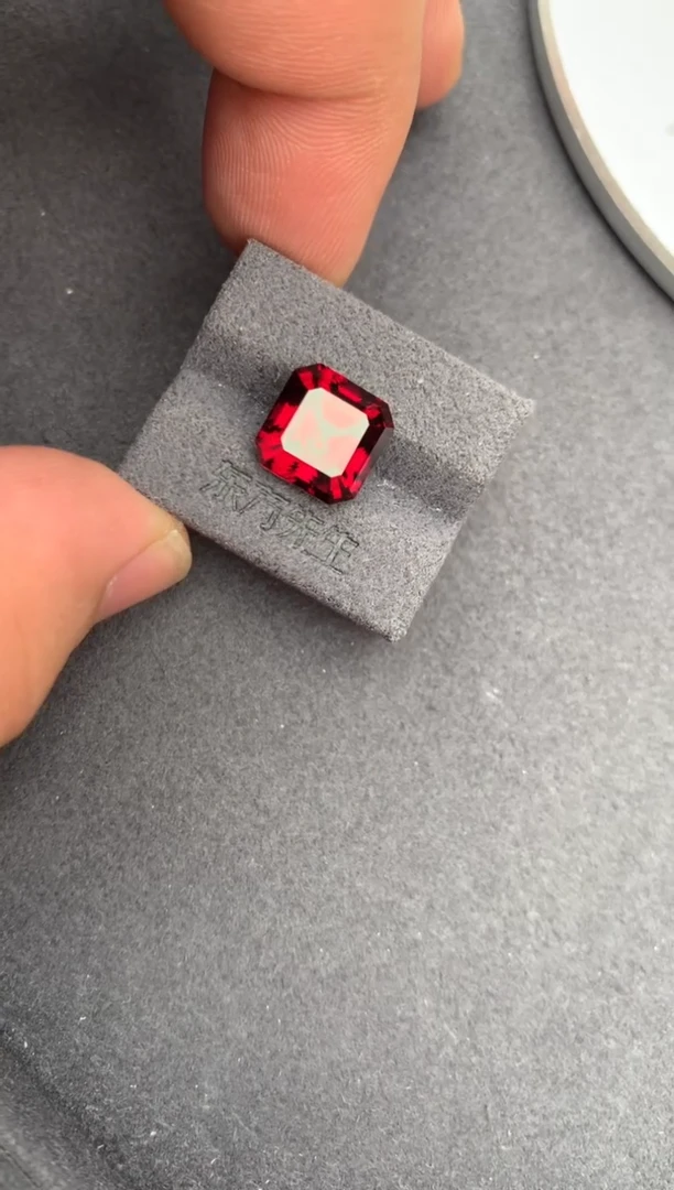 未镶嵌珠宝半成品石榴石7ct镁铝榴石 定制  AH