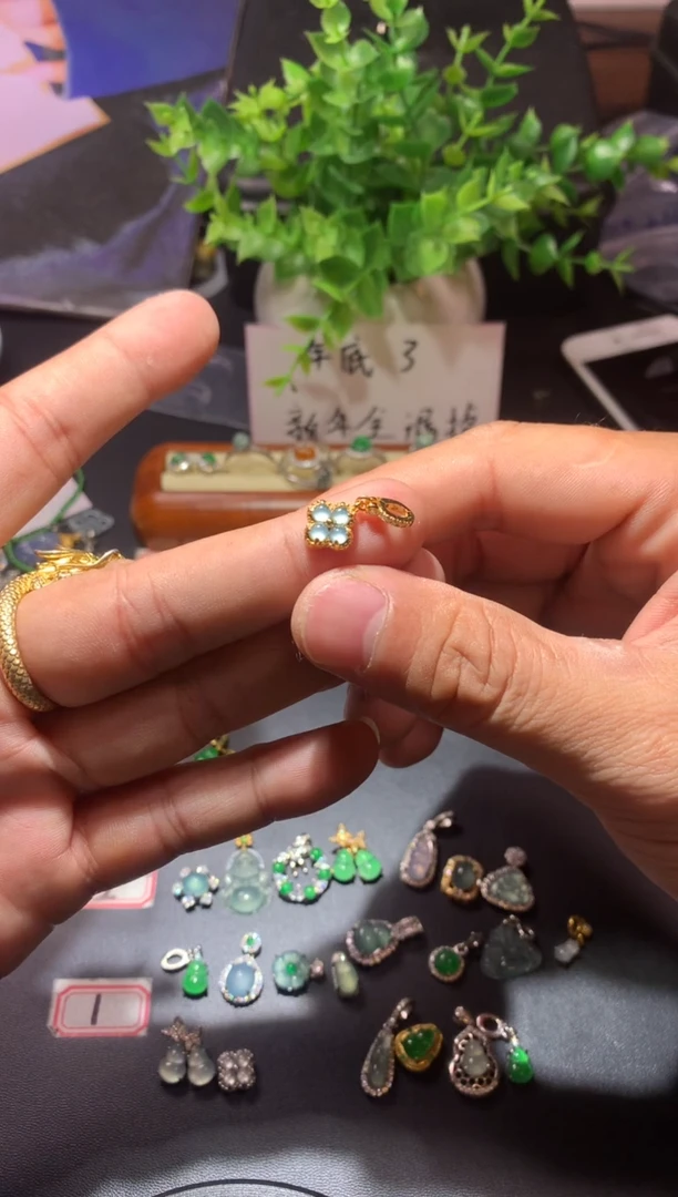 吊坠(不含链)未镶嵌翡翠M****g1