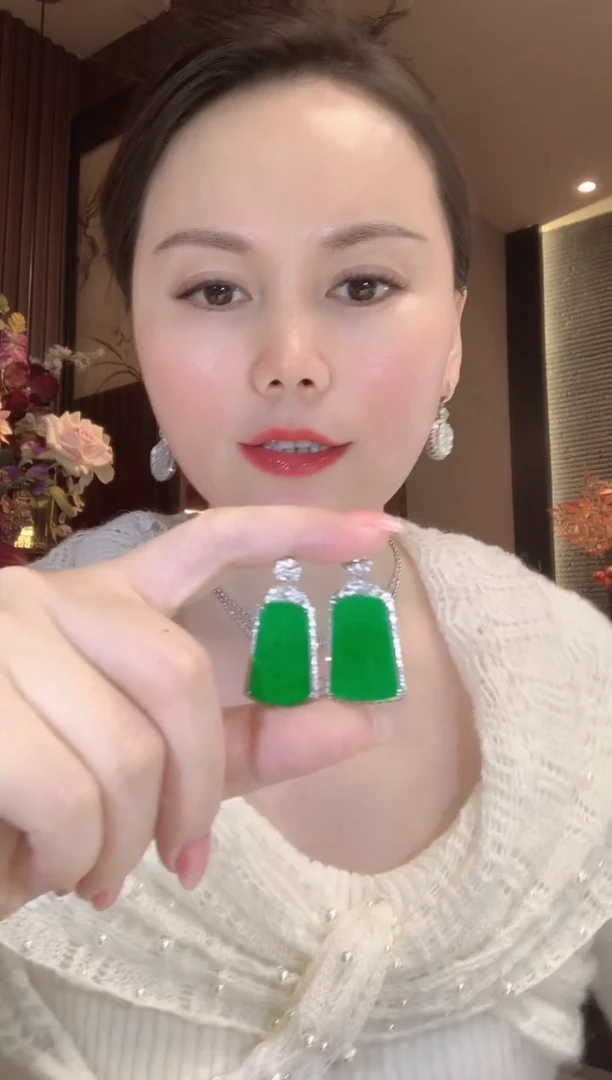 吊坠(不含链)18K金镶嵌翡翠A56 多样性发货一件