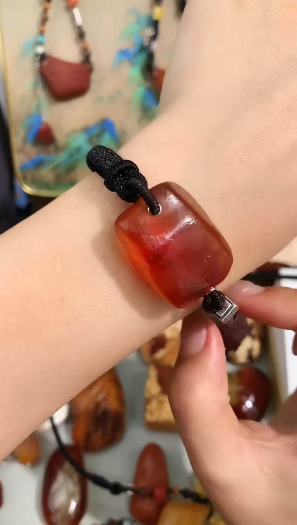 未镶嵌琥珀裸石琥珀