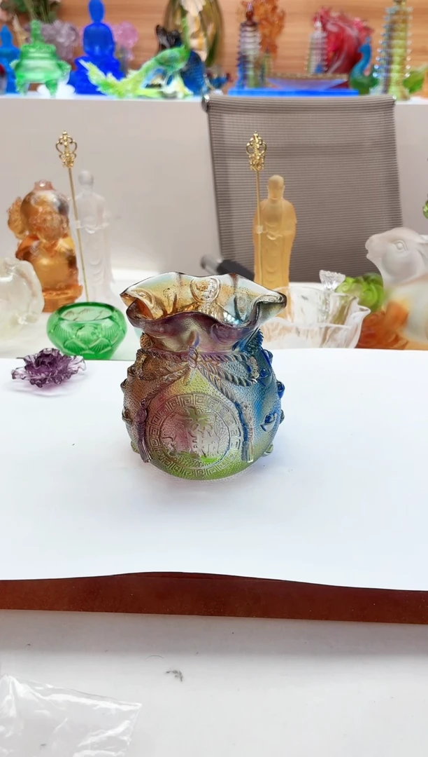 手工艺品琉璃彩色钱袋子笔筒8*8.5公分
