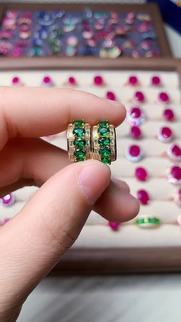 【闪购商品】祖母绿耳饰银S925镶嵌....