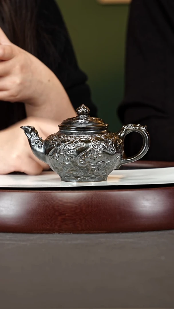 茶壶紫砂14PHJ浮雕笑樱 大红袍均釉烧240cc