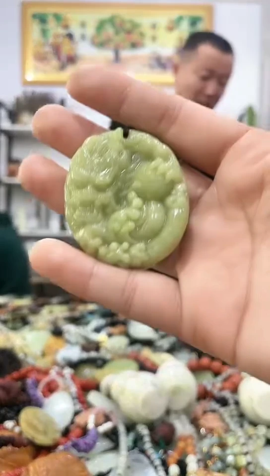 未镶嵌岫玉挂件