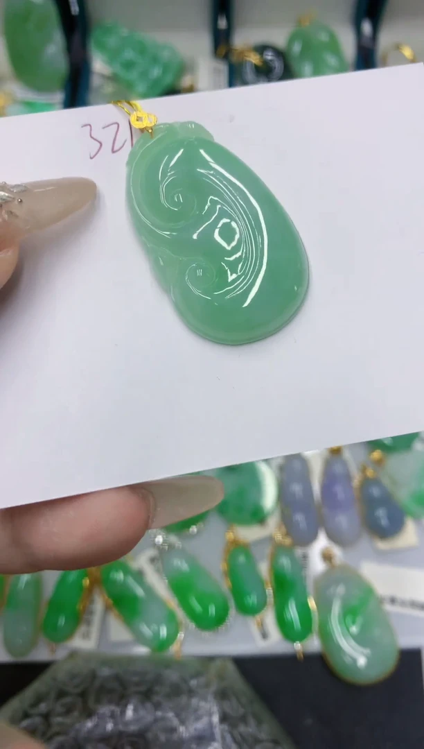 颈饰18K金镶嵌翡翠11111