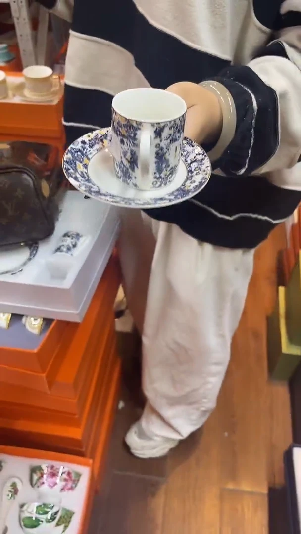 杯鸿辉家品牌瓷器，京东包邮！