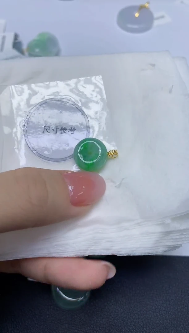 颈饰18K金镶嵌翡翠天然缅甸翡翠A货多样性发一件