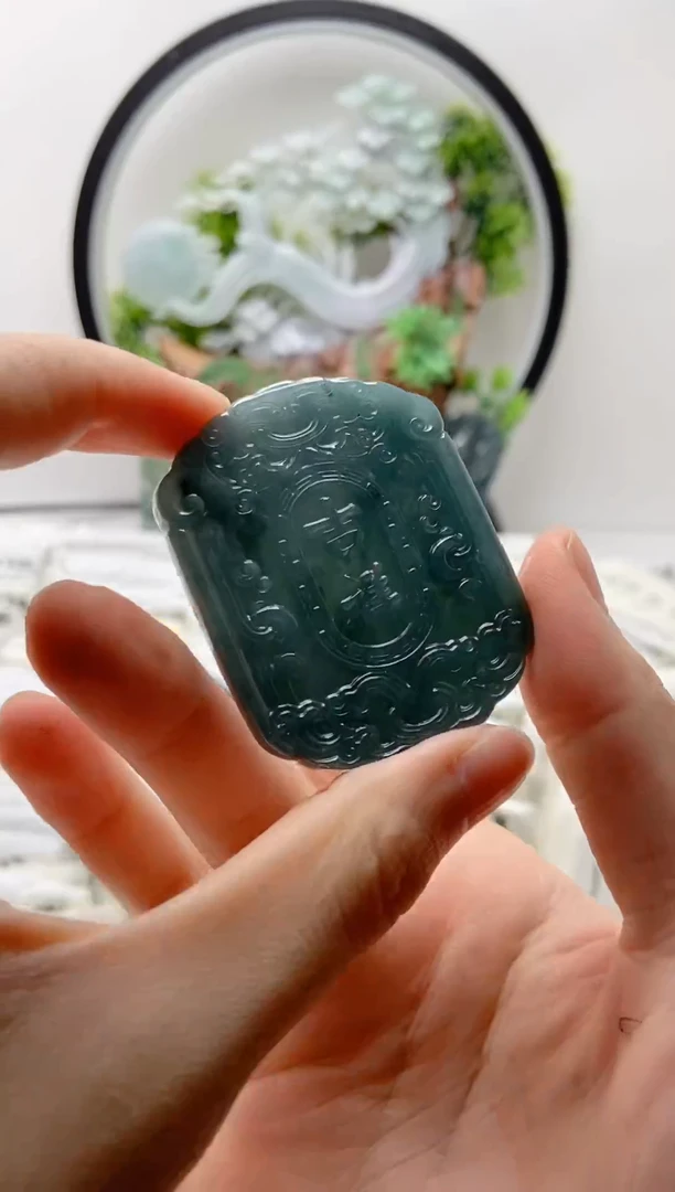翡翠未镶嵌颈饰如意牌【品质一般能接受再拍】