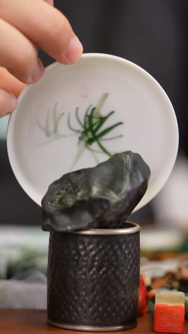 查罗石未镶嵌1戈壁石加杯子