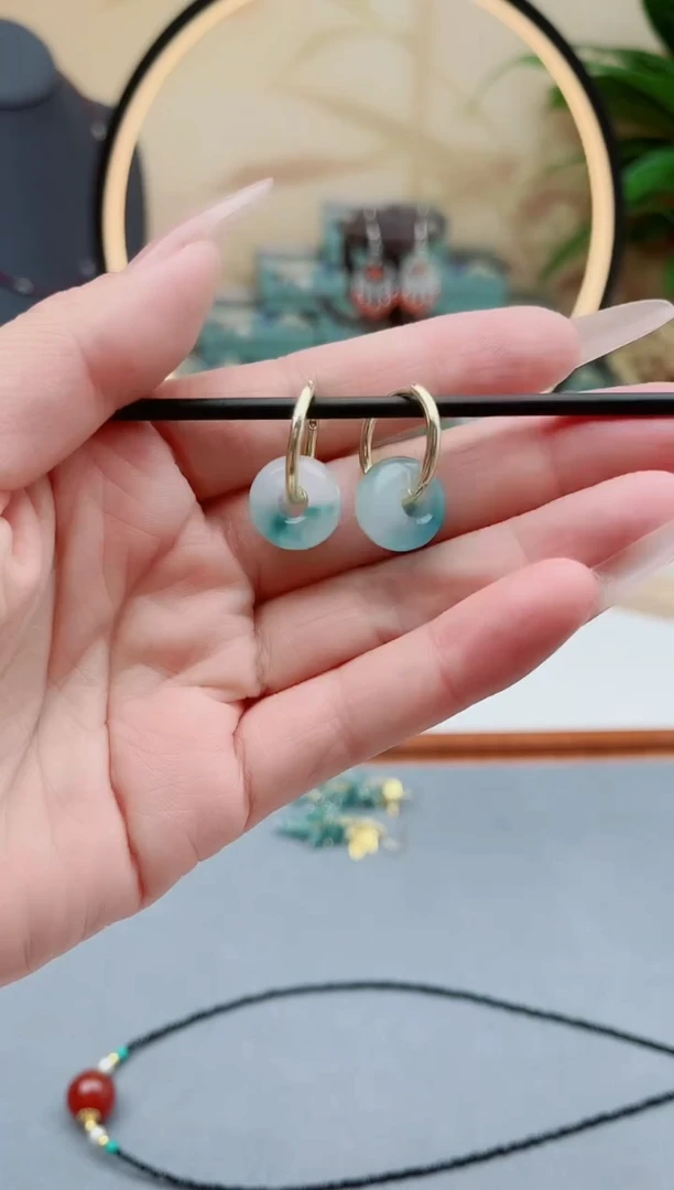 石英质玉（天山翠）银S925镶嵌耳饰00耳扣蓝水耳扣