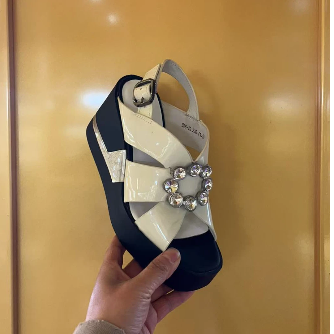 知足敏儿原创设计厚底纯皮凉鞋女样品清版（介意慎拍）