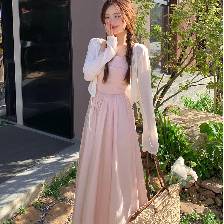 海边度假法式连衣裙2025新款女粉色仙女裙子超仙森系吊带裙女夏季