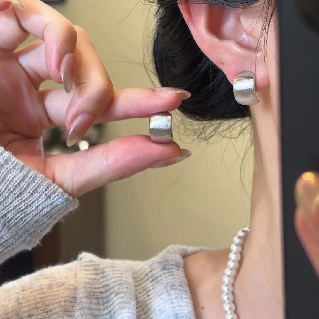 H609 银色豌豆耳环时尚复古小众简约