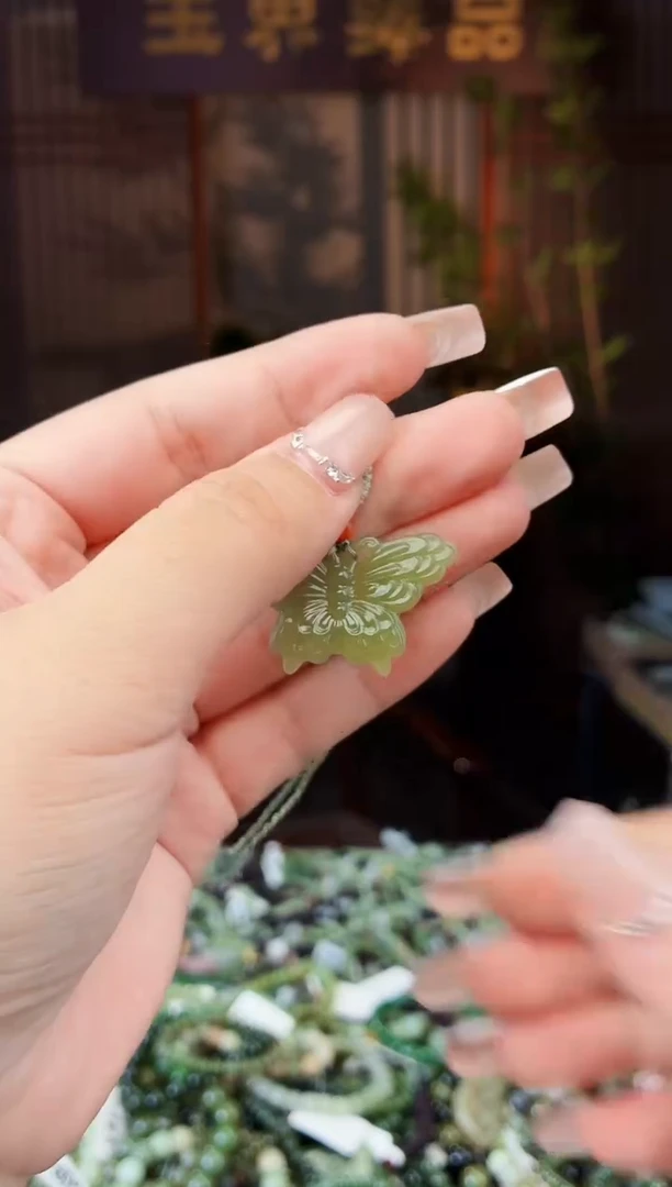 和田玉未镶嵌颈饰拍一发一