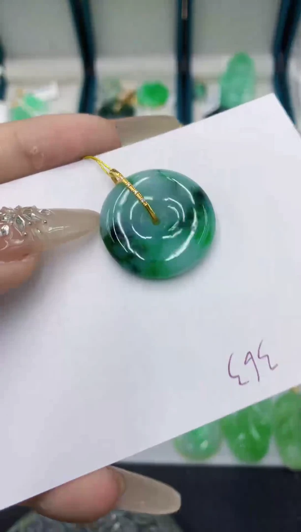 颈饰18K金镶嵌翡翠111111