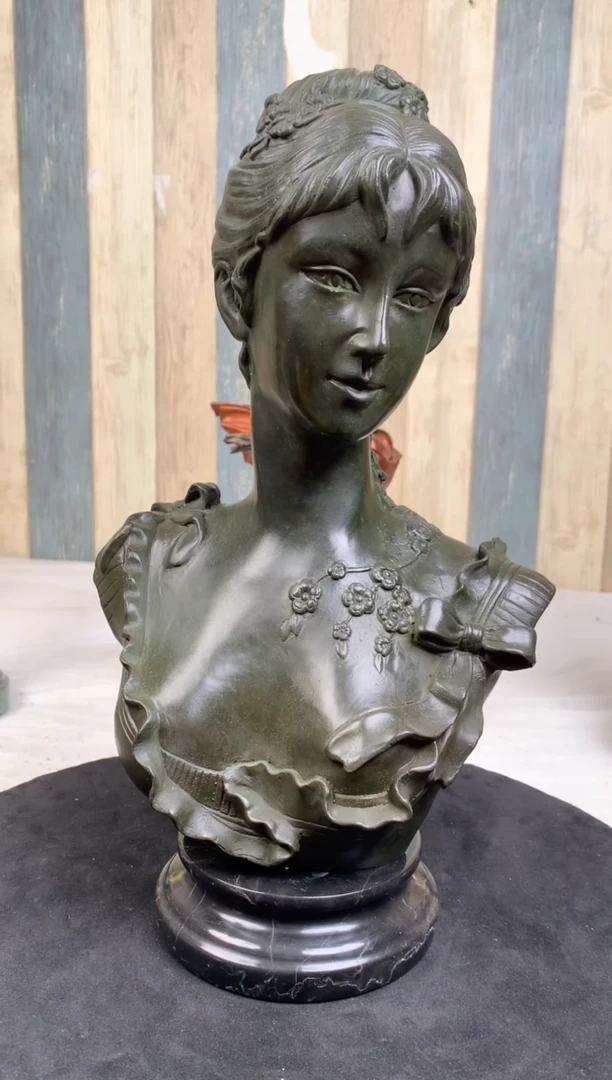 精美雕塑装饰摆件