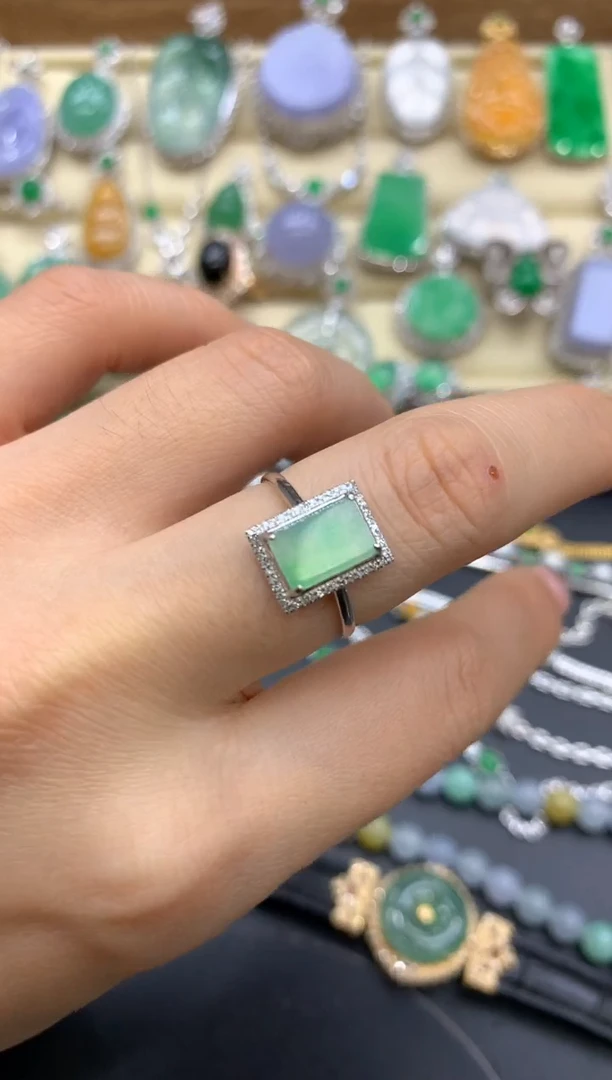 【闪购商品】翡翠戒指18K金镶嵌78-中国好珍宝