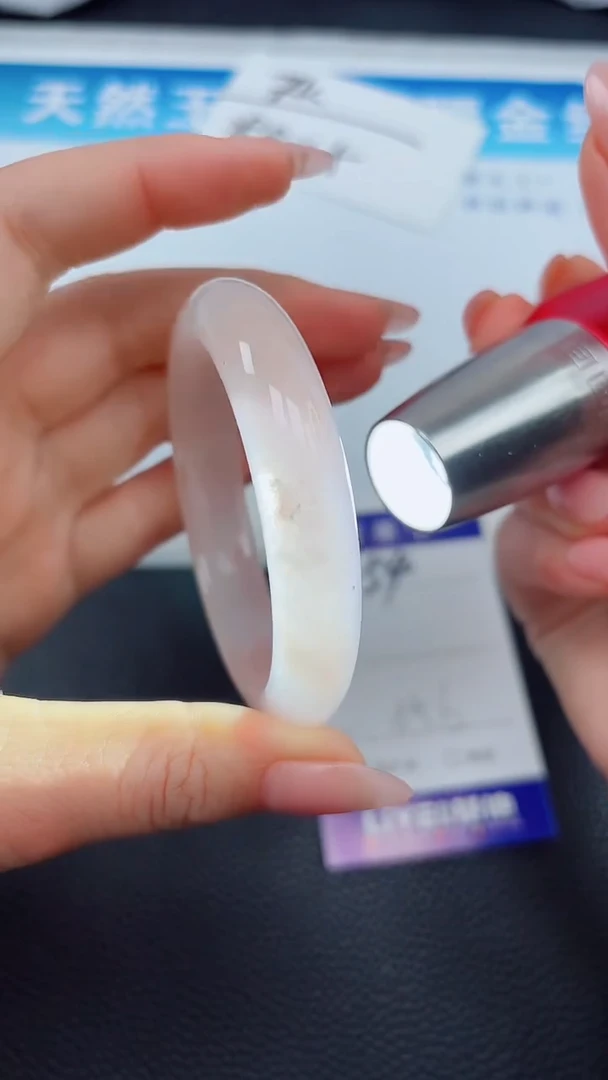 【闪购商品】石英质玉手镯未镶嵌54