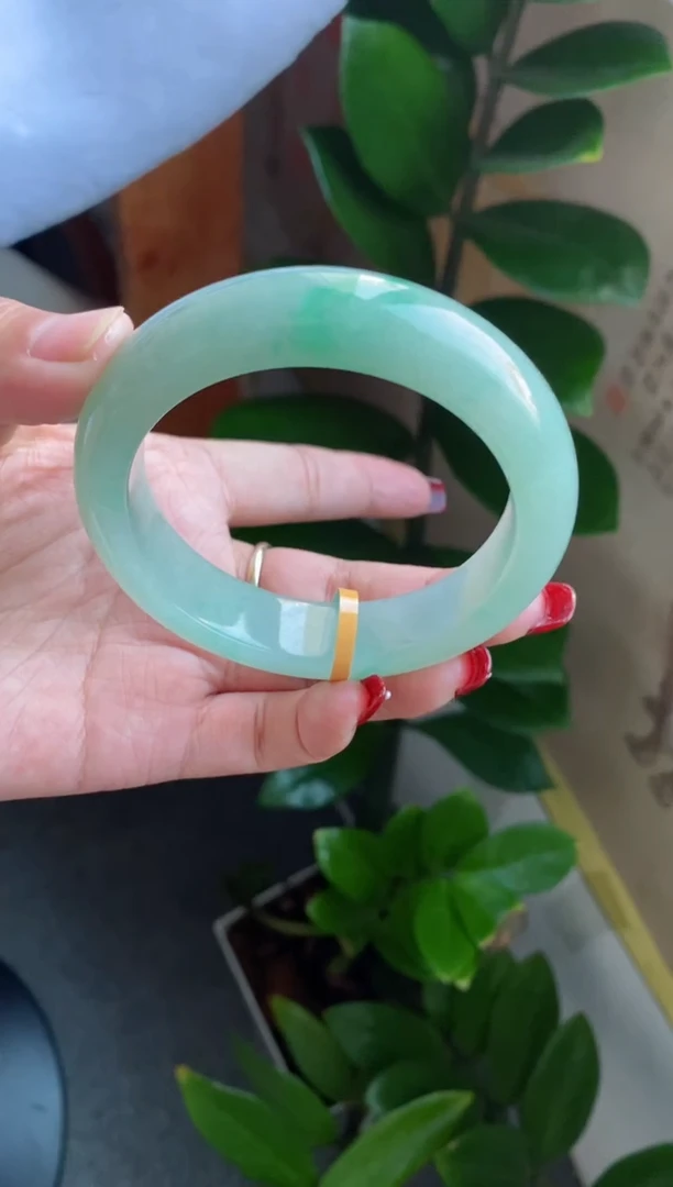 【闪购商品】翡翠手镯未镶嵌（老坑厚装果绿飘翠）22号