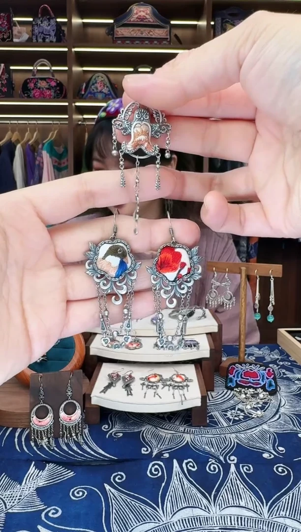 织绣26黔东南苗族刺绣