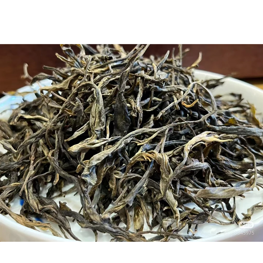 2025年头春《冰岛老寨广场大树》 //普洱生茶/散茶  100g/罐
