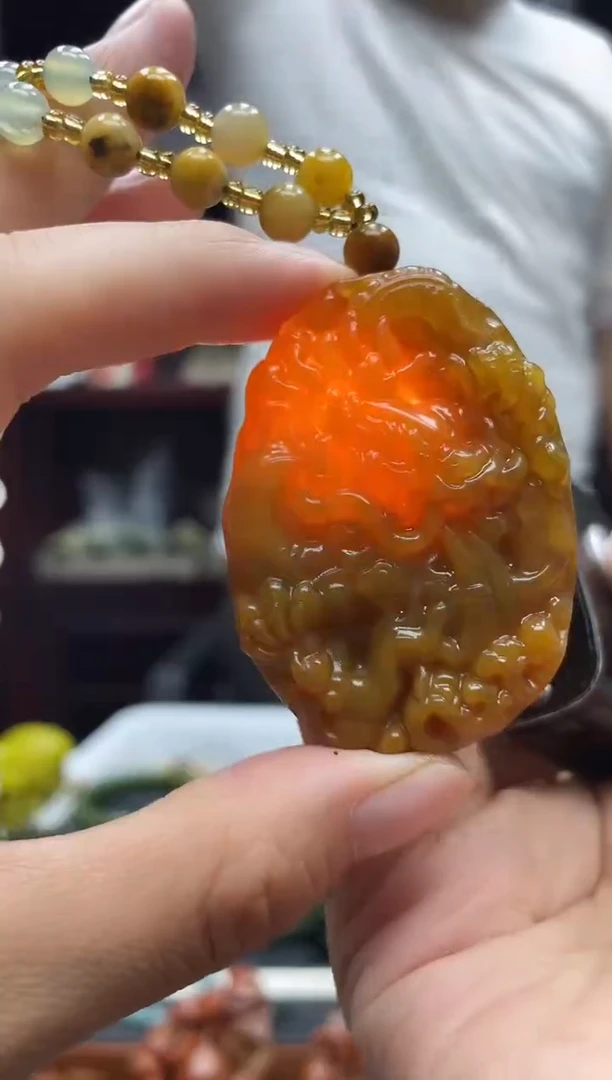 岫玉未镶嵌吊坠·