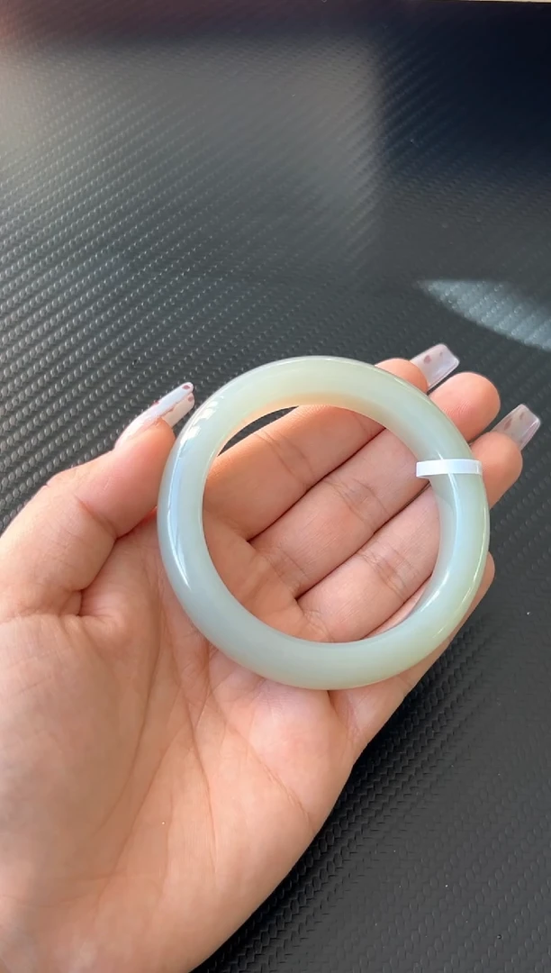 未镶嵌手镯和田玉且末微色差近矿53+