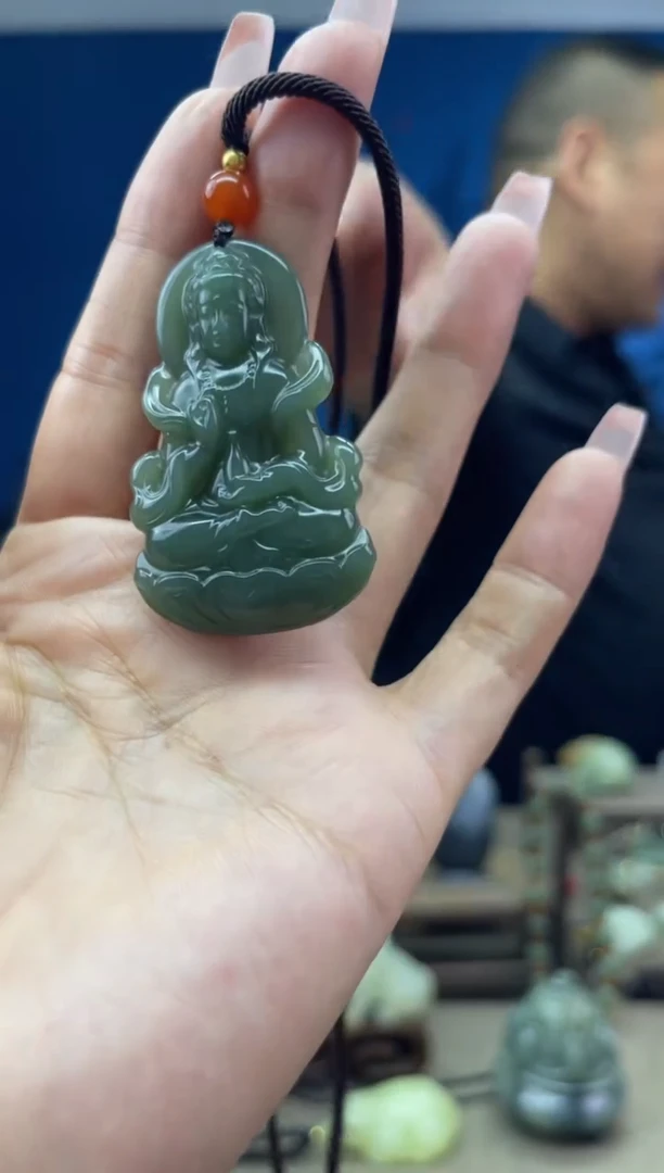 颈饰未镶嵌和田玉1