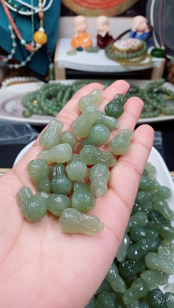 吊坠(不含链)未镶嵌和田玉A1多样性发其一