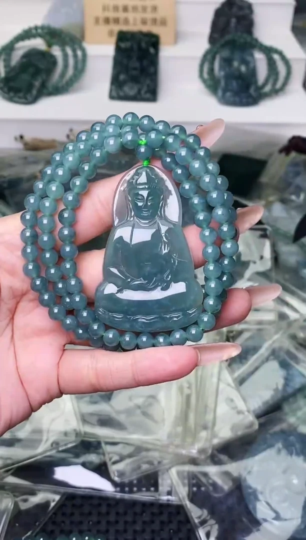 颈饰未镶嵌翡翠