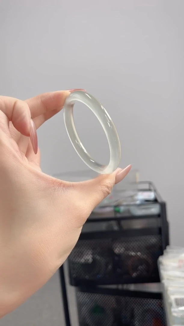 玛瑙/玉髓手镯未镶嵌55-56圈卡8