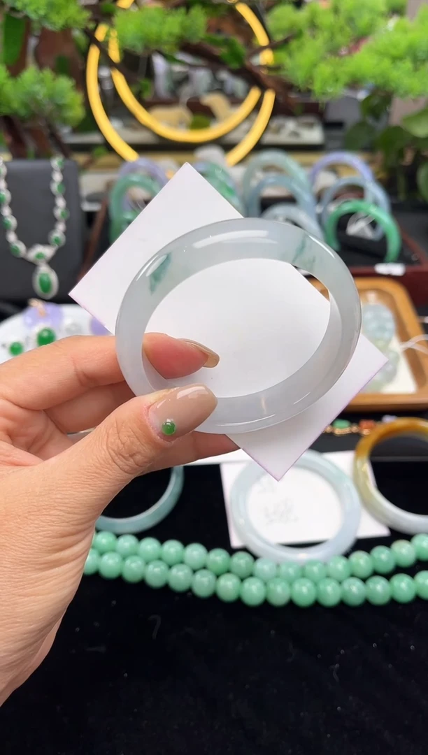 未镶嵌手镯翡翠手镯