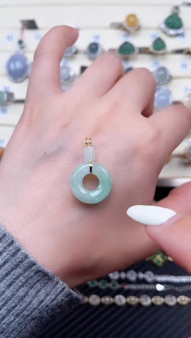 【闪购商品】翡翠吊坠(赠链)18K金镶嵌天然A货翡翠