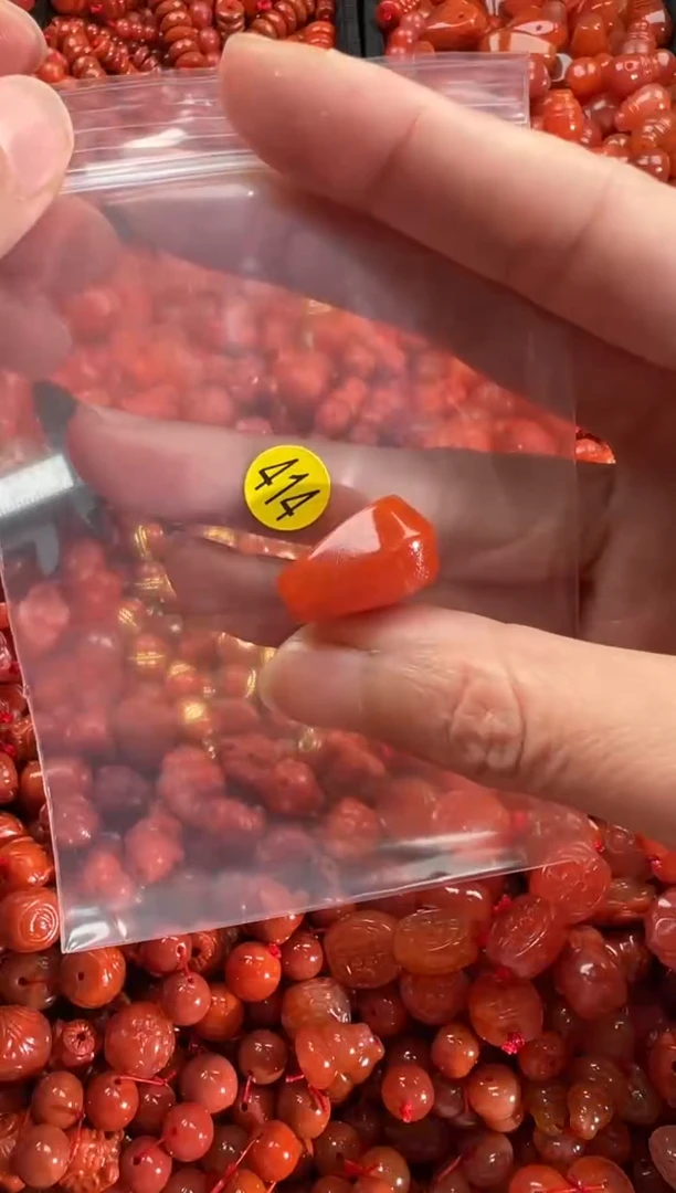 【闪购商品】南红玛瑙颈饰未镶嵌1