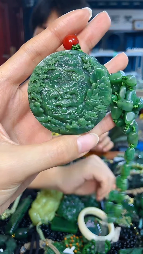 未镶嵌和田玉挂件1